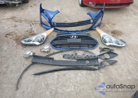 2015 Hyundai Veloster Turbo z USA, uszkodzony, nr VIN KMHTC6AE4FU241994